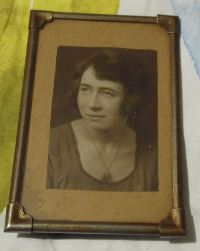 Very old 30s metal - very,