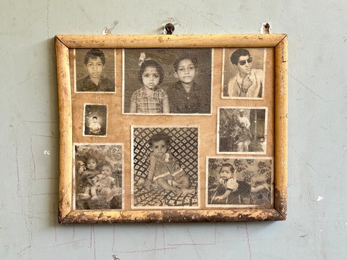 Old vintage indian family - b,